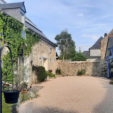 Bed and Breakfast La Ferme Aux Fleurs Ossun Exterior foto