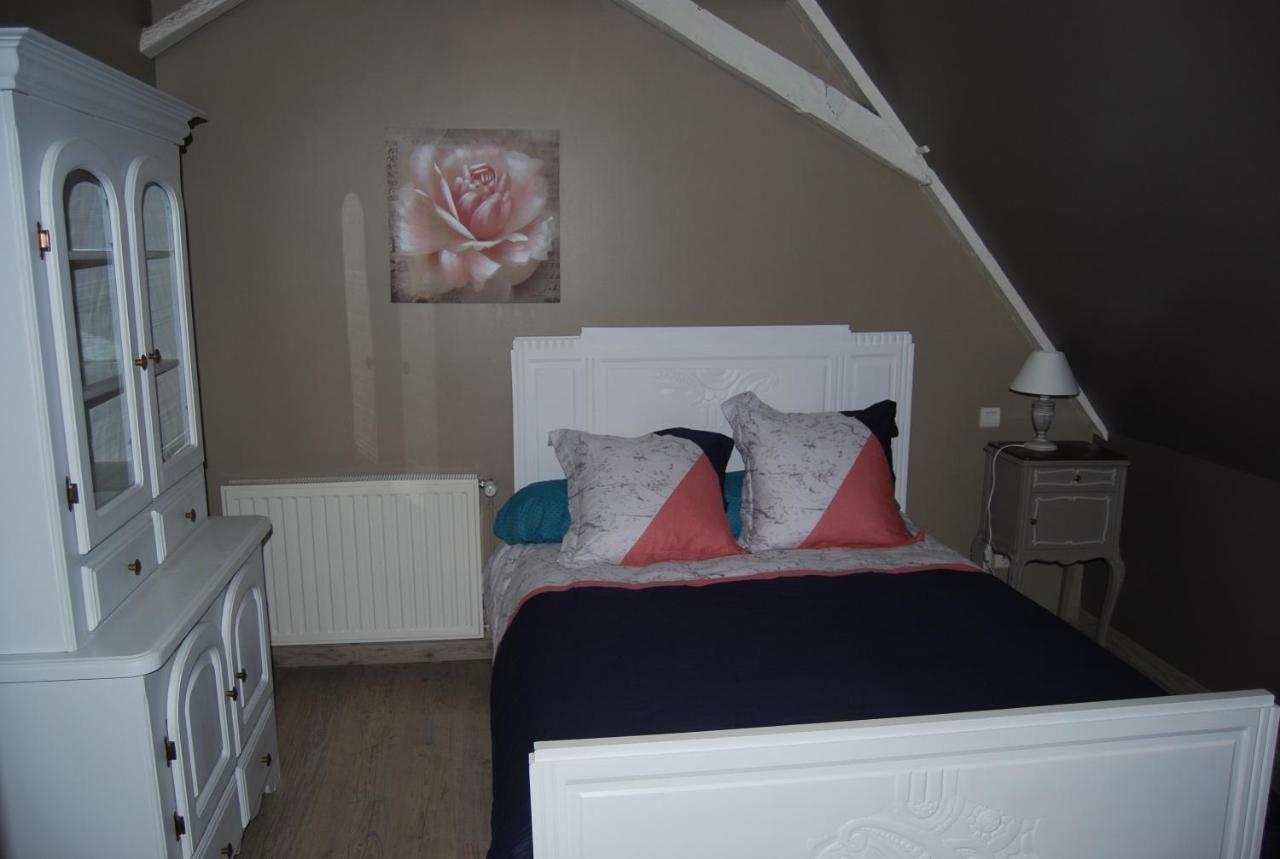 Bed and Breakfast La Ferme Aux Fleurs Ossun Exterior foto